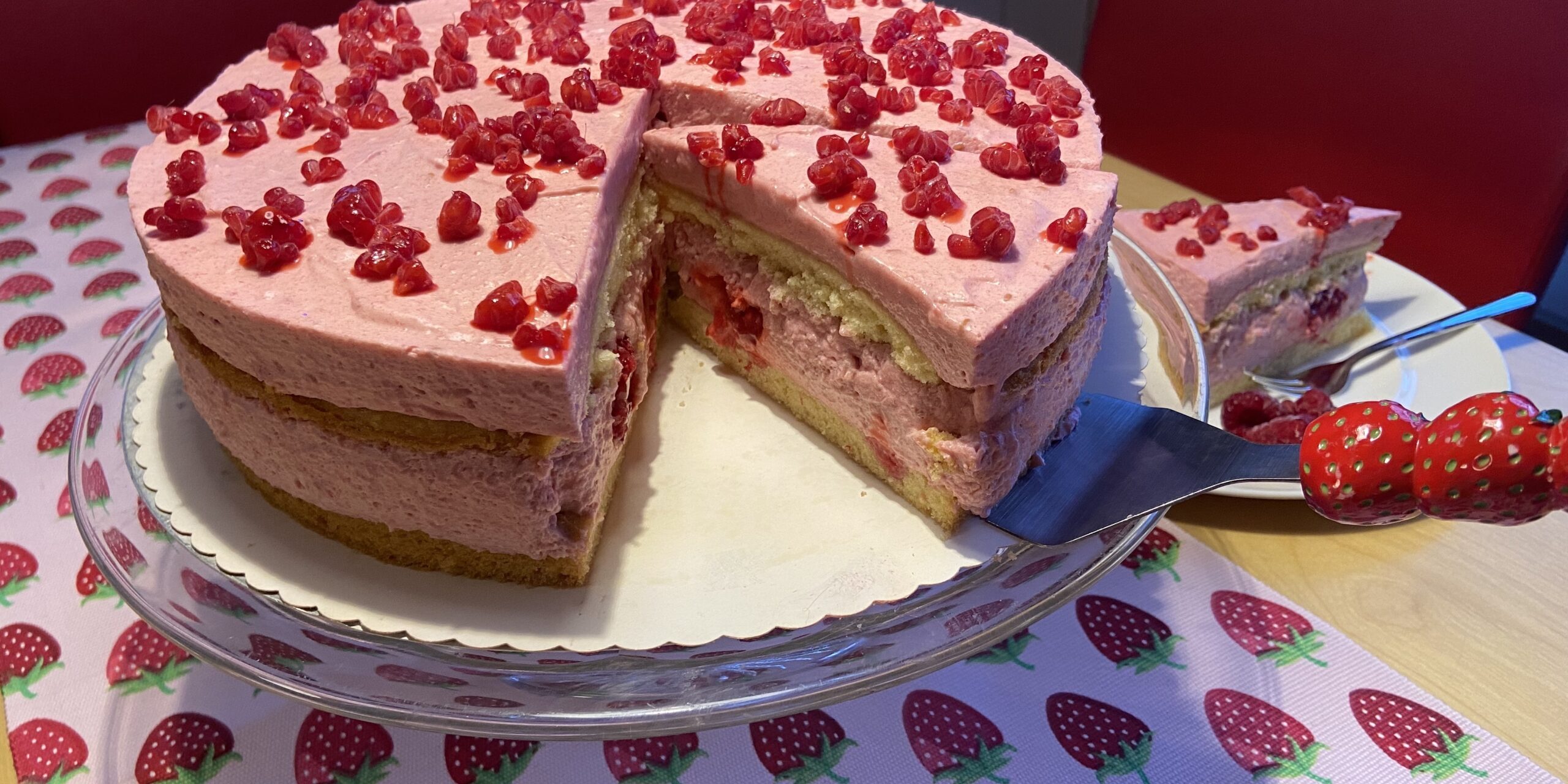 Himbeeren-Sahne Torte – Erdbeerhof Schulze Neuhoff